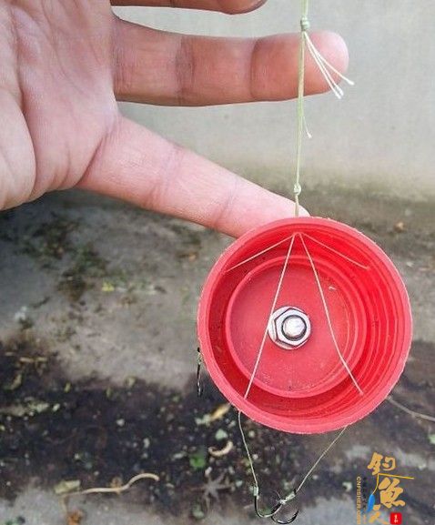 DIY渔具使用瓶盖制作翻版爆炸钩 定位结