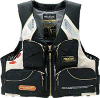 海钓用具的正确使用和保养方法 救生衣