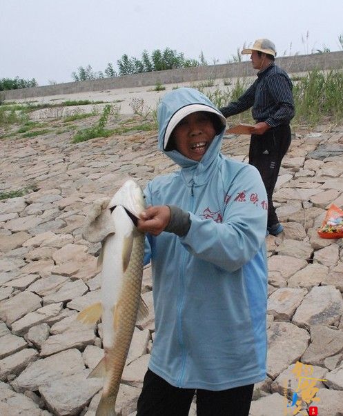来自莱阳队的赵彩玲获得个人赛第一名,也是本次比赛唯一一位女选手