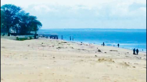 华裔男子因在海滩钓鱼 误入私人领地被捕关押30小时控告7项罪名