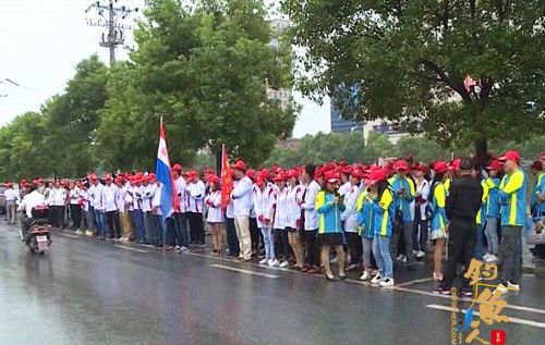 岳阳市“健康运动、快乐垂钓”鱼类放流活动“在长安河顺利举行