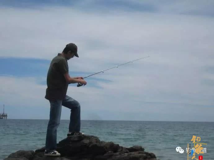 钓鱼操竿,这四个动作千万不能做!