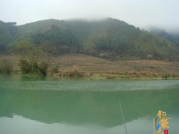 升钟湖山泉水钓鱼, 那鱼肚子里面没有黑膜，附升钟湖美景