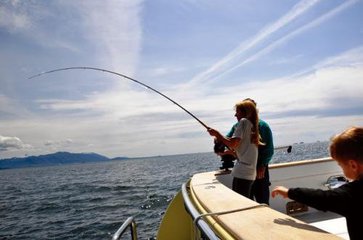 在不同季节该如何选择海钓的钓位