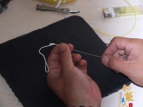 图示飞蝇主线安装连接线圈的方法详解