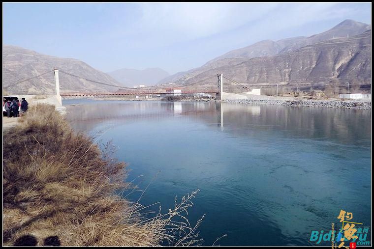 路亚新手洮河路获野生大虹鳟[西风烈野钓]