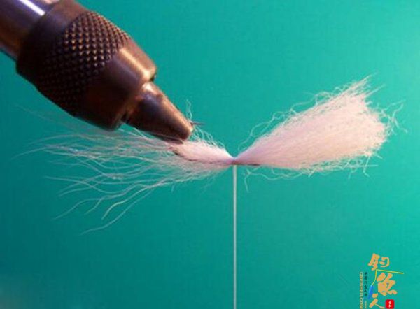 飞蝇钓溪流水域适用毛钩的特点