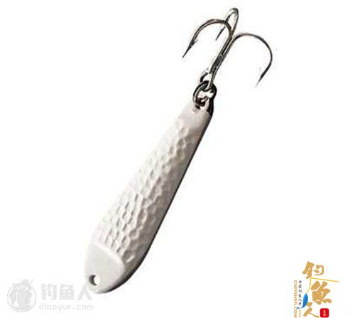 低水温下的鲈鱼路亚拟饵技巧