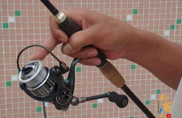 路亚底栖鱼的实用乘流过石钓法介绍