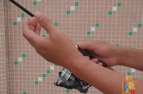 路亚底栖鱼的实用乘流过石钓法介绍