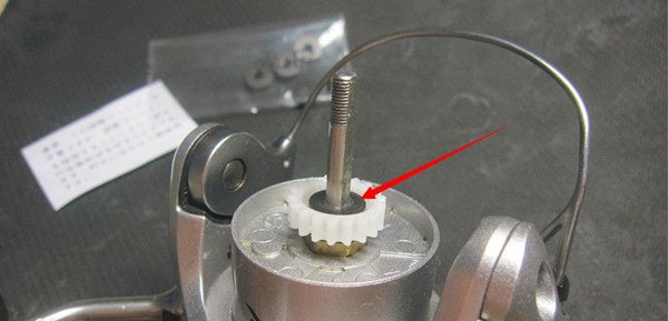 路亚渔轮解决线杯上线不均匀的方法