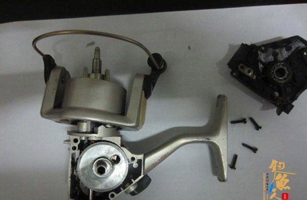 图解:路亚纺车渔轮的保养方法