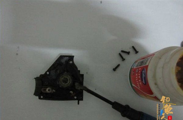 图解:路亚纺车渔轮的保养方法