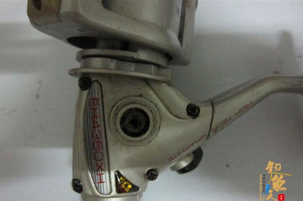 图解:路亚纺车渔轮的保养方法