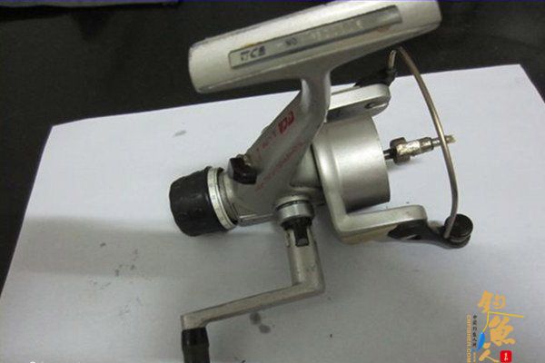 图解:路亚纺车渔轮的保养方法