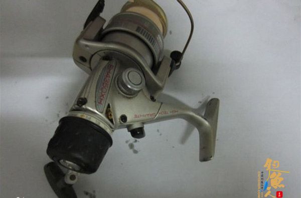 图解:路亚纺车渔轮的保养方法