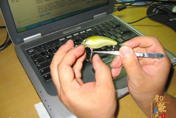 DIY改造路亚挂底永不消失的拟饵