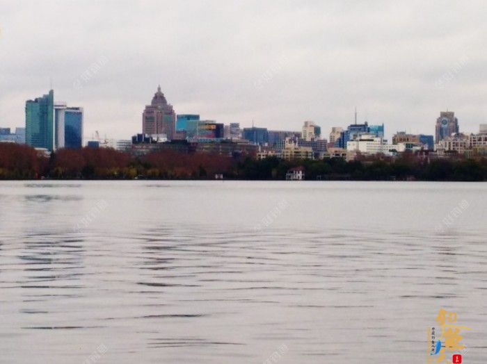 不同的作钓水域，是如何来前期找底与调钓，顺便给大家欣赏我拍的片片