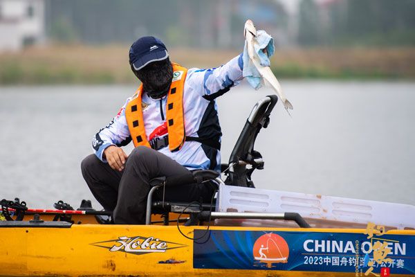 5月27日，唐张杰在比赛中放流鱼获