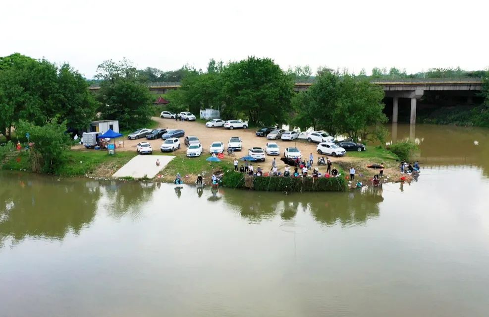 鹰潭“网红”钓鱼点附近垃圾多?