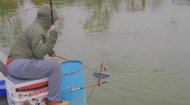 138名垂钓爱好者鏖战湖北沙洋乐山湖