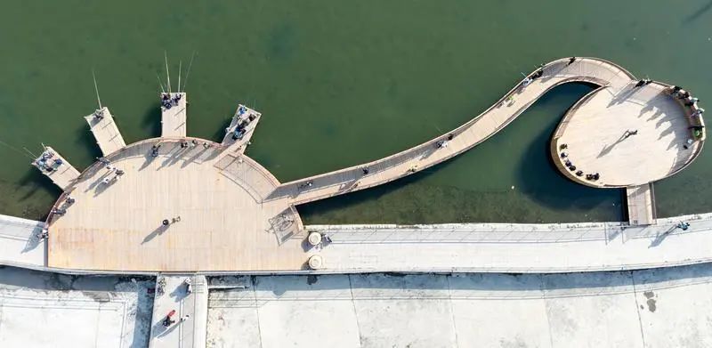 呼和浩特重磅上新！看景、钓鱼两不误--呼和浩特市玉泉区在小黑河太平庄桥的东侧和西侧新建了两处垂钓平台